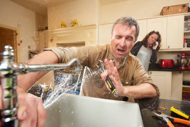 Best Local water damage restoration  in Desert Aire, WA